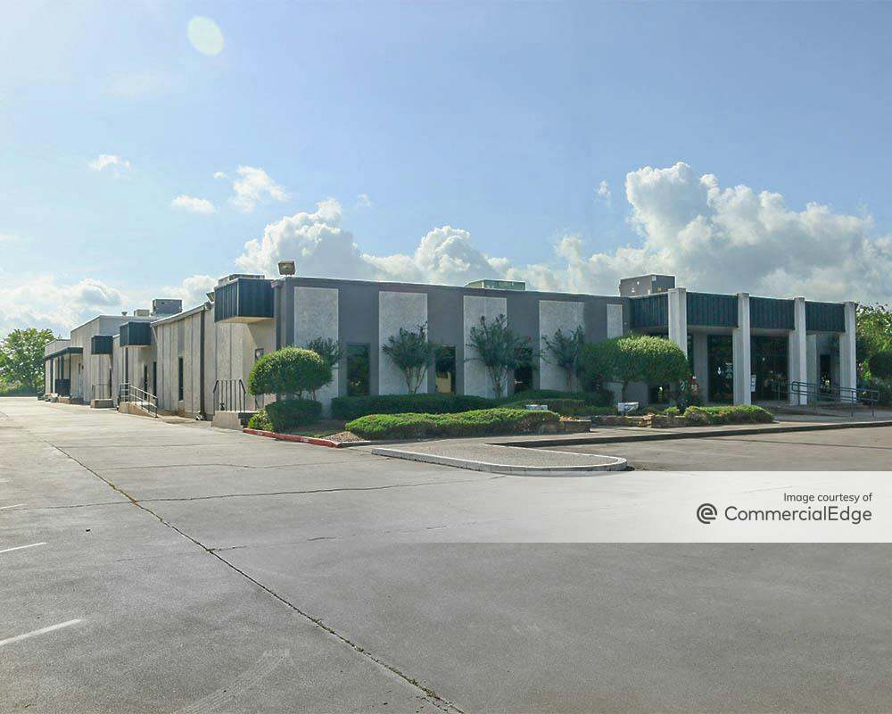 Clute Office 720 South Main Street, Clute, TX Office Space